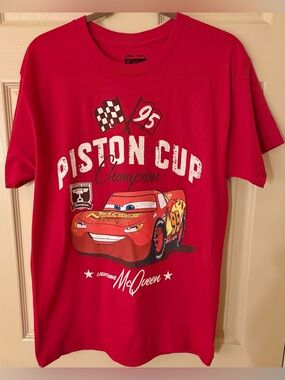 Disney Pixar Cars Lightning McQueen Piston Cup Red Adult T-Shirt New NWOT